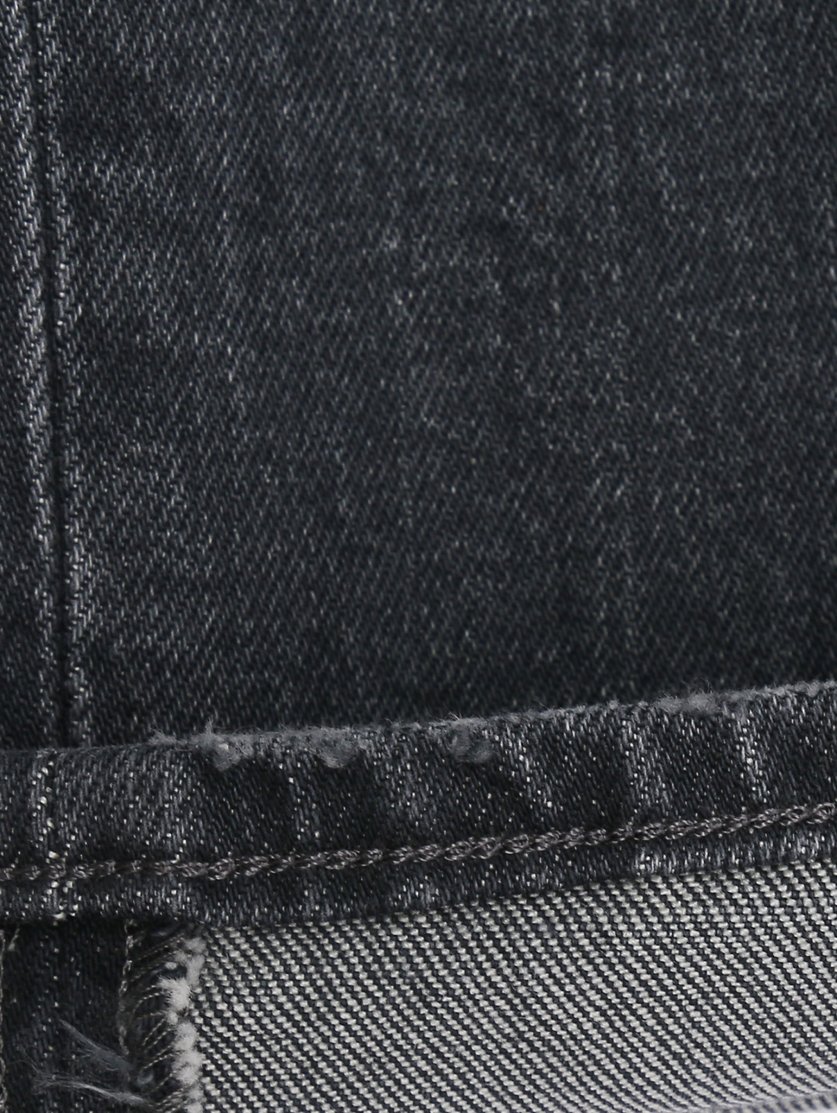 Укороченные джинсы с потертостями True NYC  –  Деталь2  – Цвет:  Серый