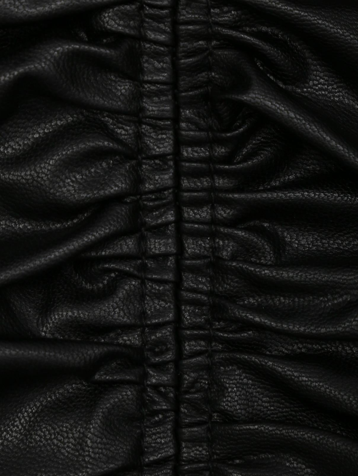 Платье из искусственной кожи со сборками VERSACE JEANS COUTURE  –  Деталь  – Цвет:  Черный