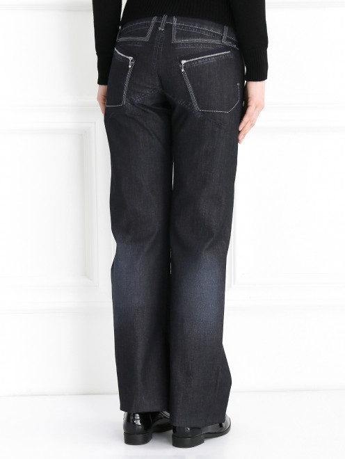 Широкие джинсы с контрастной вставкой - Модель Верх-Низ1