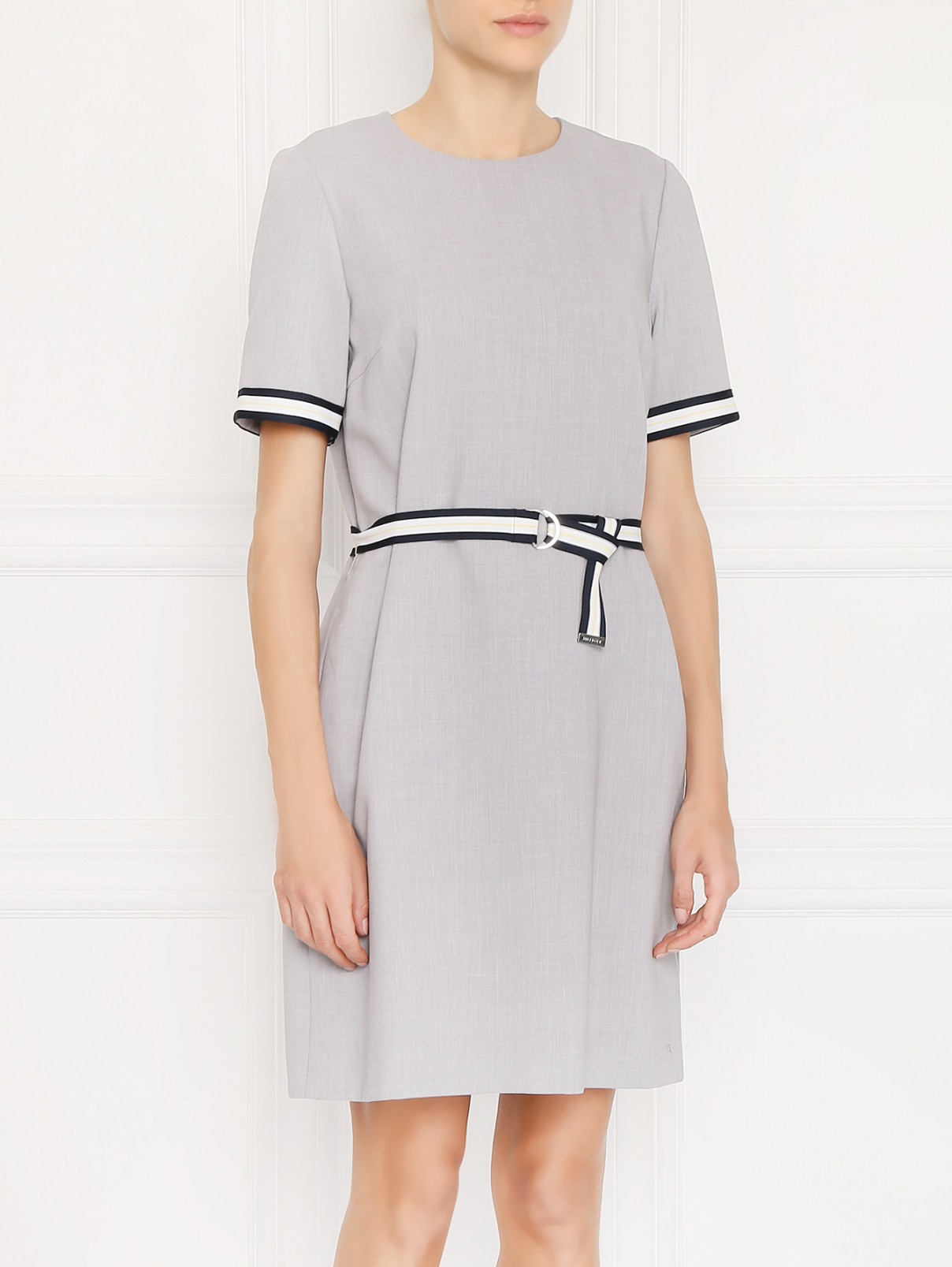 Платье с контрастной отделкой и поясом Tommy Hilfiger  –  МодельВерхНиз  – Цвет:  Серый
